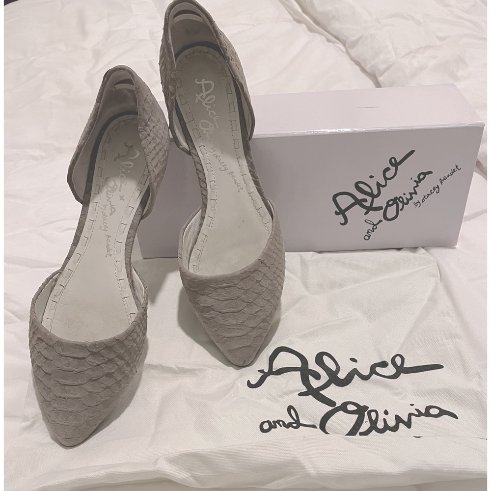 Alice + Olivia Grey Lambskin Leather D’Orsay Flats Snake skin embossed sz 39